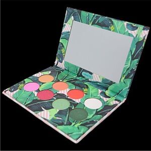 NEw in Sealed Package Velvet 59 Beverly Hills Doll Eyeshadow Palette